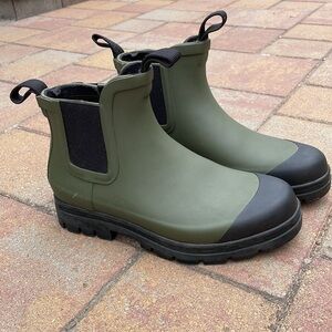 Everlane Chelsea Rain Boots
